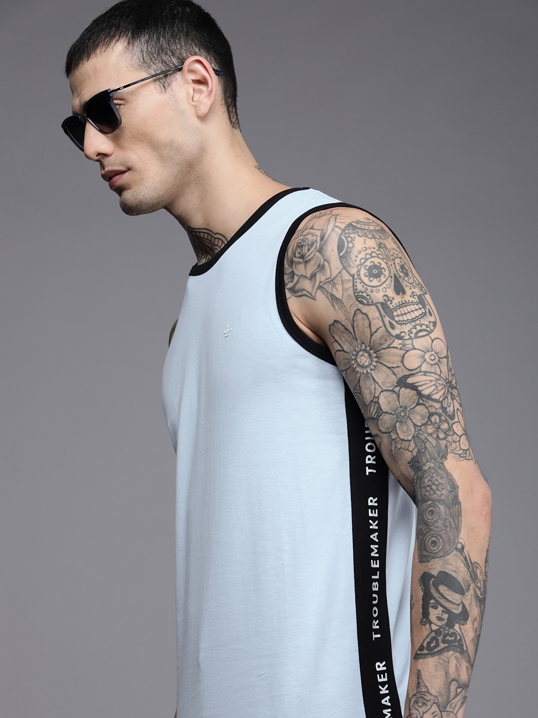 

WROGN Men Blue Slim Fit Solid Sleeveless T-shirt