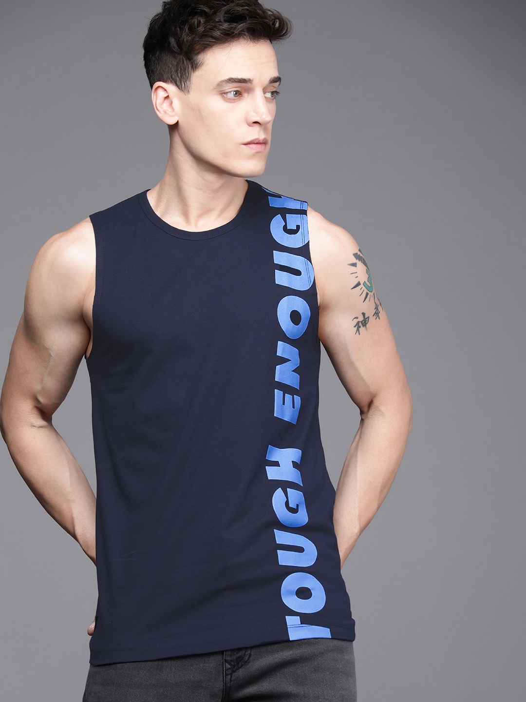 

WROGN Men Blue Typography Printed Slim Fit T-shirt