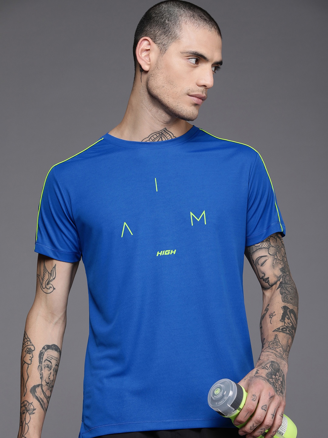 

WROGN ACTIVE Men Blue Graphic Printed Casual T-shirt