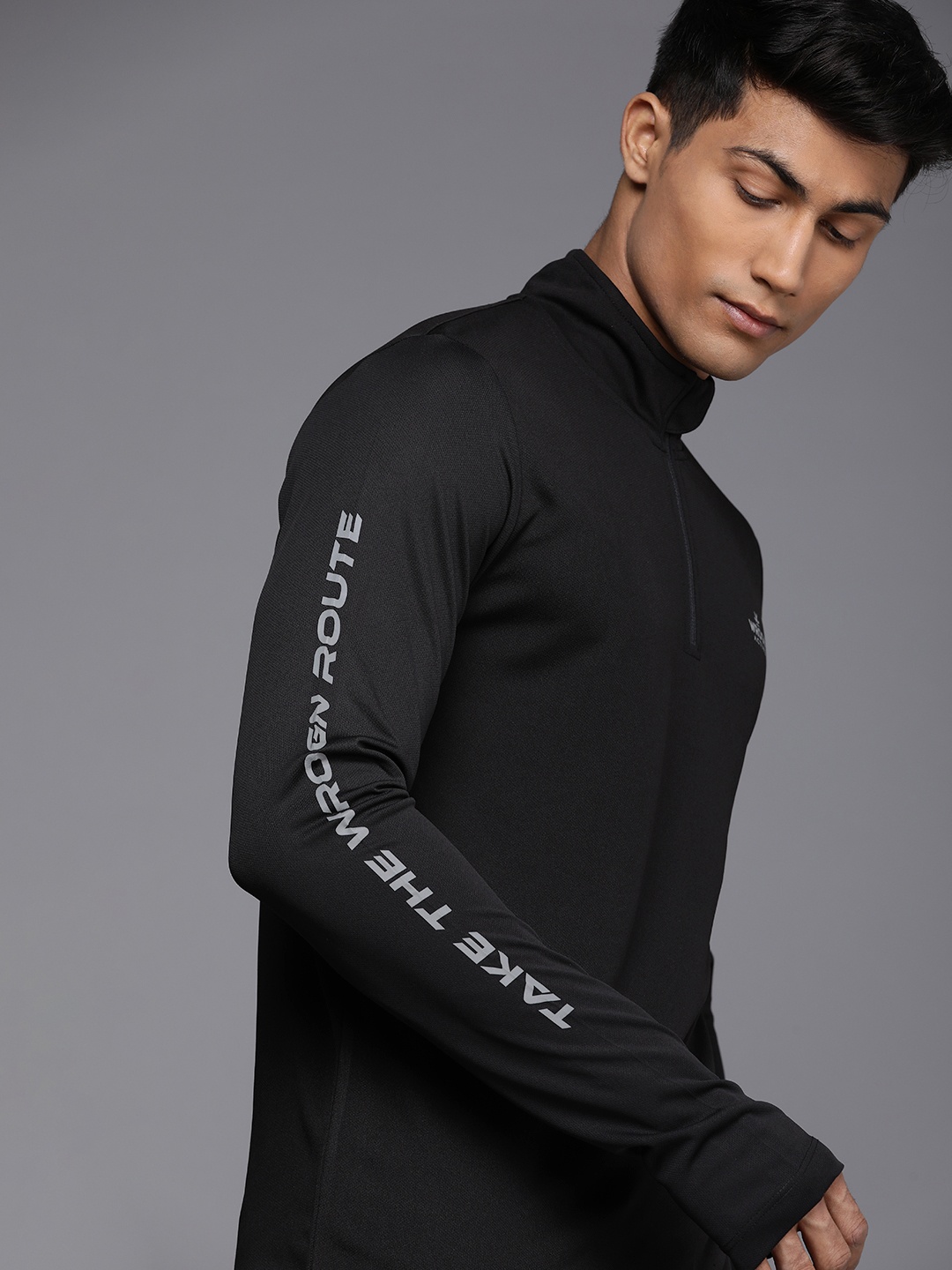 

WROGN ACTIVE Men Brand Logo High Neck Dry-Pro Slim Fit T-shirt, Black