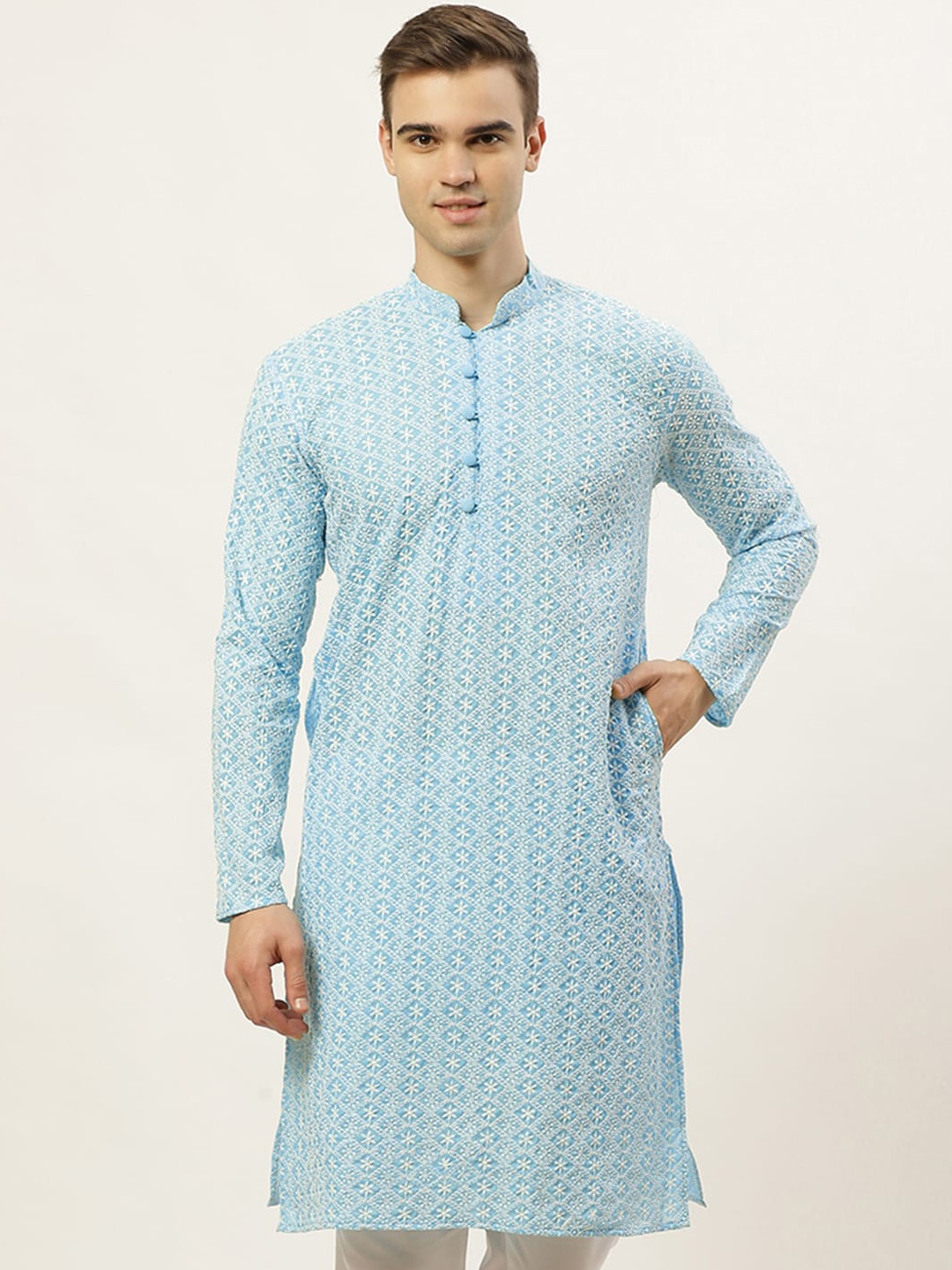 

Jompers Men Turquoise Blue & White Floral Embroidered Pure Cotton Kurta