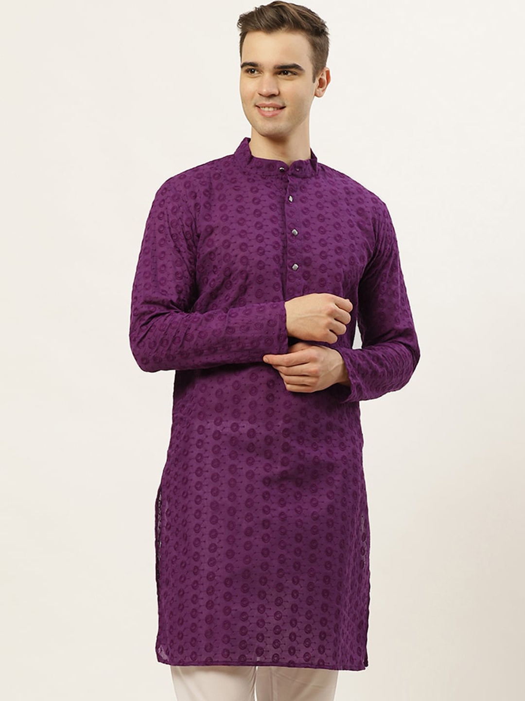 

Jompers Men Purple Floral Embroidered Thread Work Pure Cotton Kurta