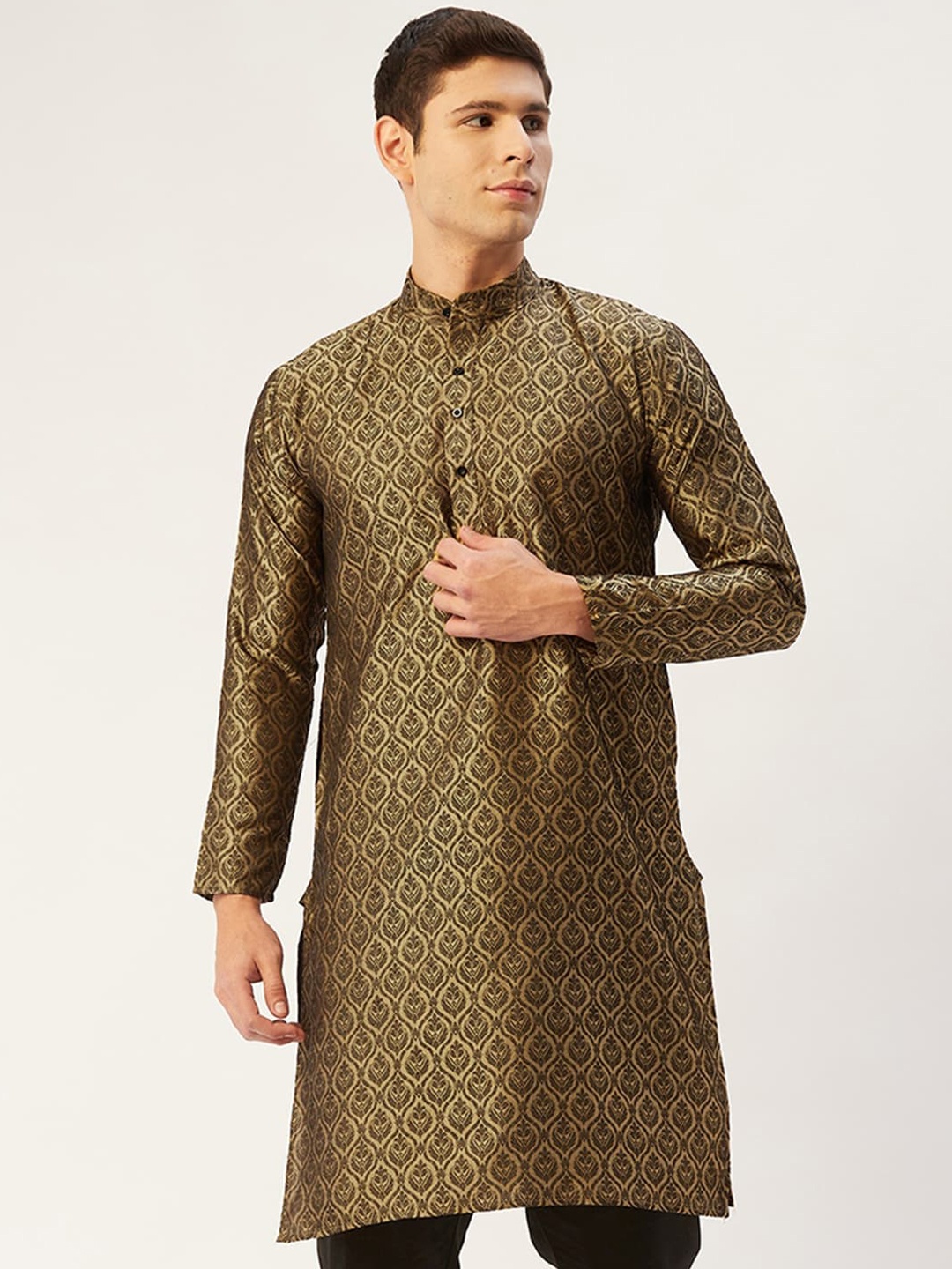 

Jompers Men Gold-Toned Ethnic Motifs Woven Design Straight Kurta