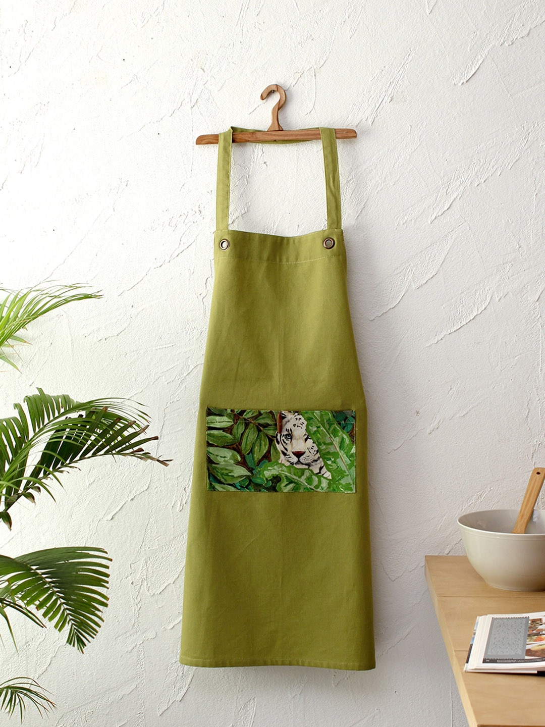 

House This Green Solid Pure Cotton Apron