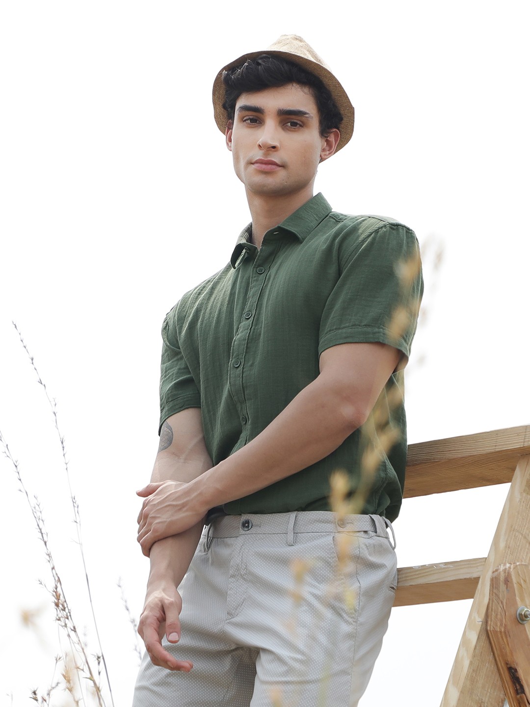

RARE RABBIT Men Green Custom Slim Fit Solid Casual Shirt