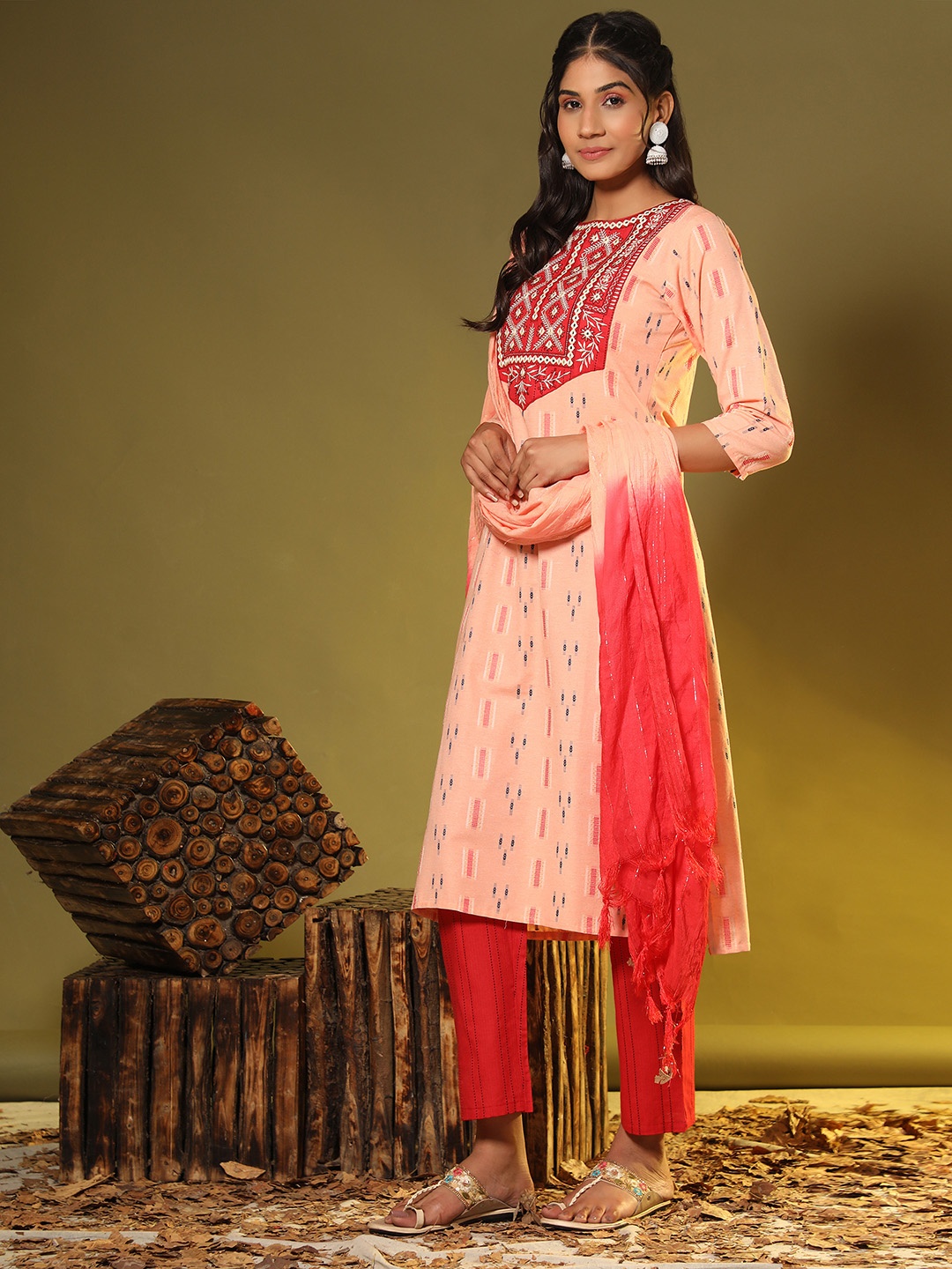 

Vbuyz Women Peach-Coloured Ethnic Motifs Printed Cotton Blend Kurta with Trousers & With Dupatta