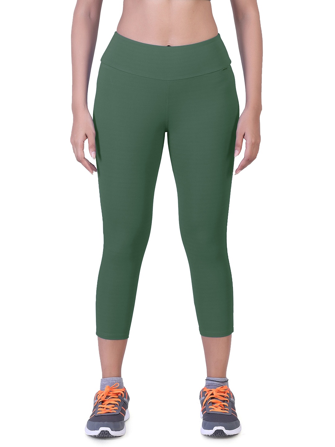 

LAASA SPORTS Women Green Skinny Fit Capris