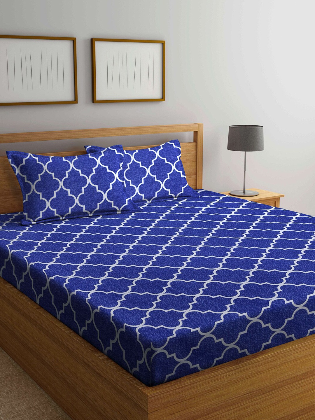 

Arrabi Blue & White Geometric 300 TC King Bedsheet with 2 Pillow Covers