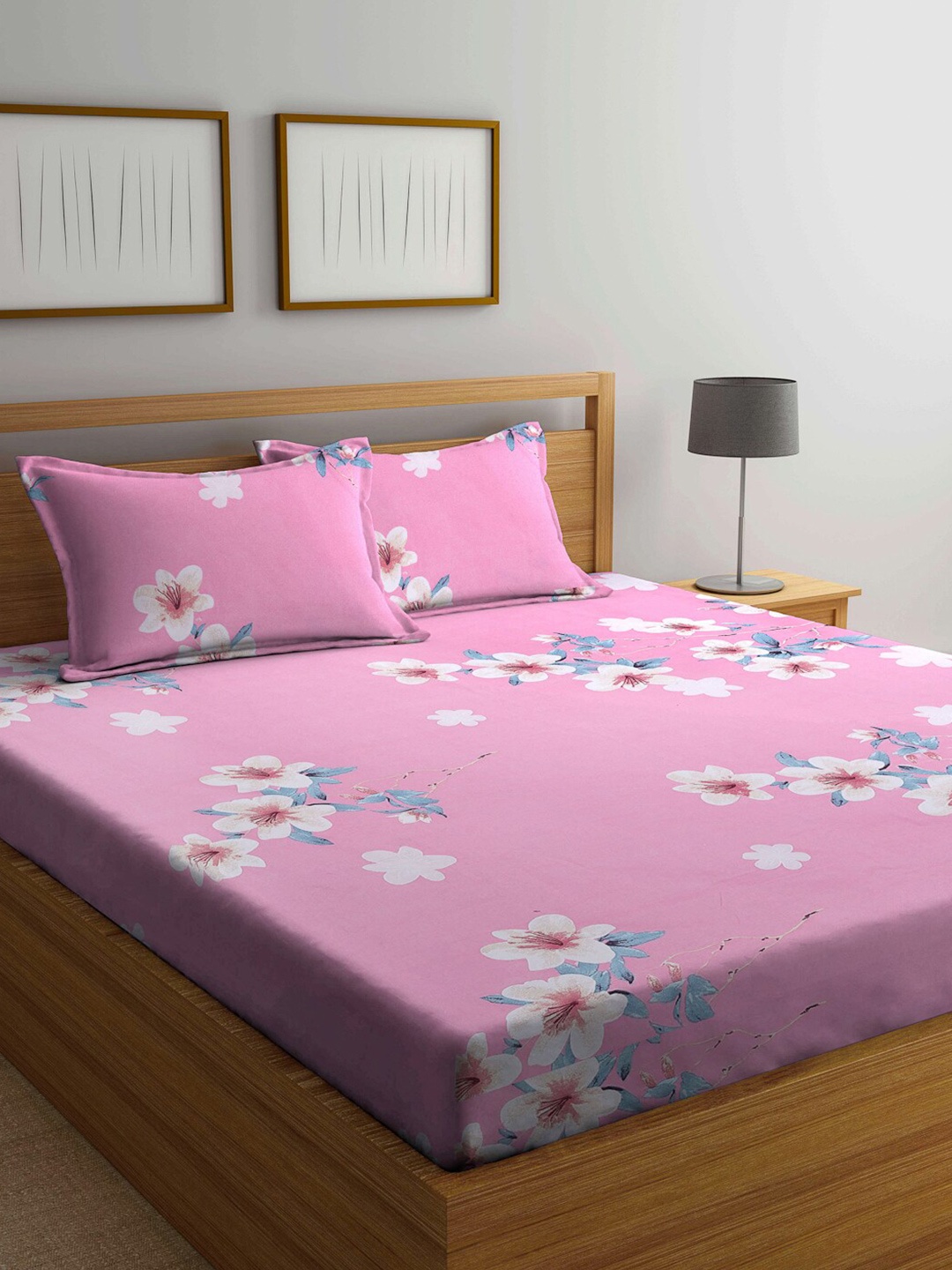 

Arrabi Pink & White Floral Printed 300 TC King Bedsheet with 2 Pillow Covers