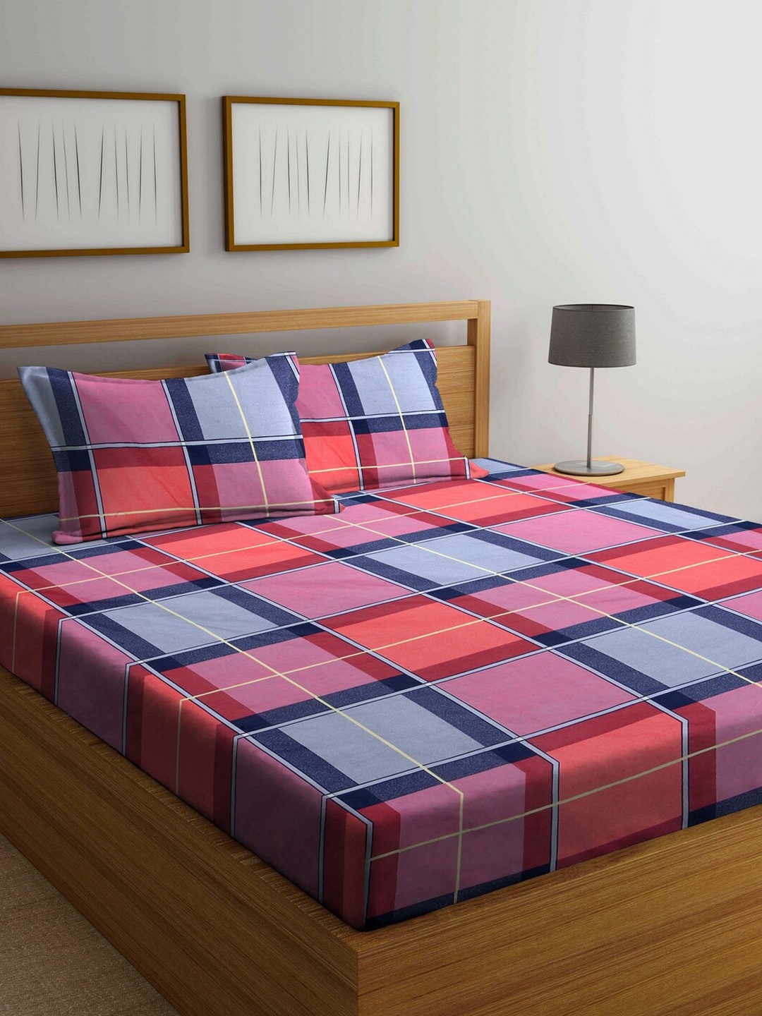 

Arrabi Multicoloured Geometric 300 TC King Bedsheet with 2 Pillow Covers, Multi