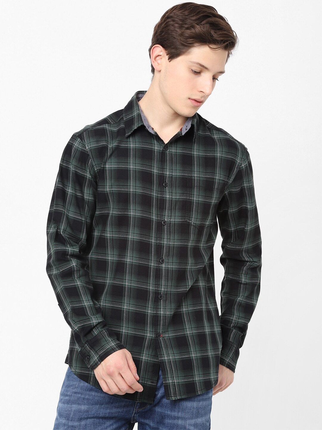 

Celio Men Green & Black Slim Fit Checked Cotton Casual Shirt