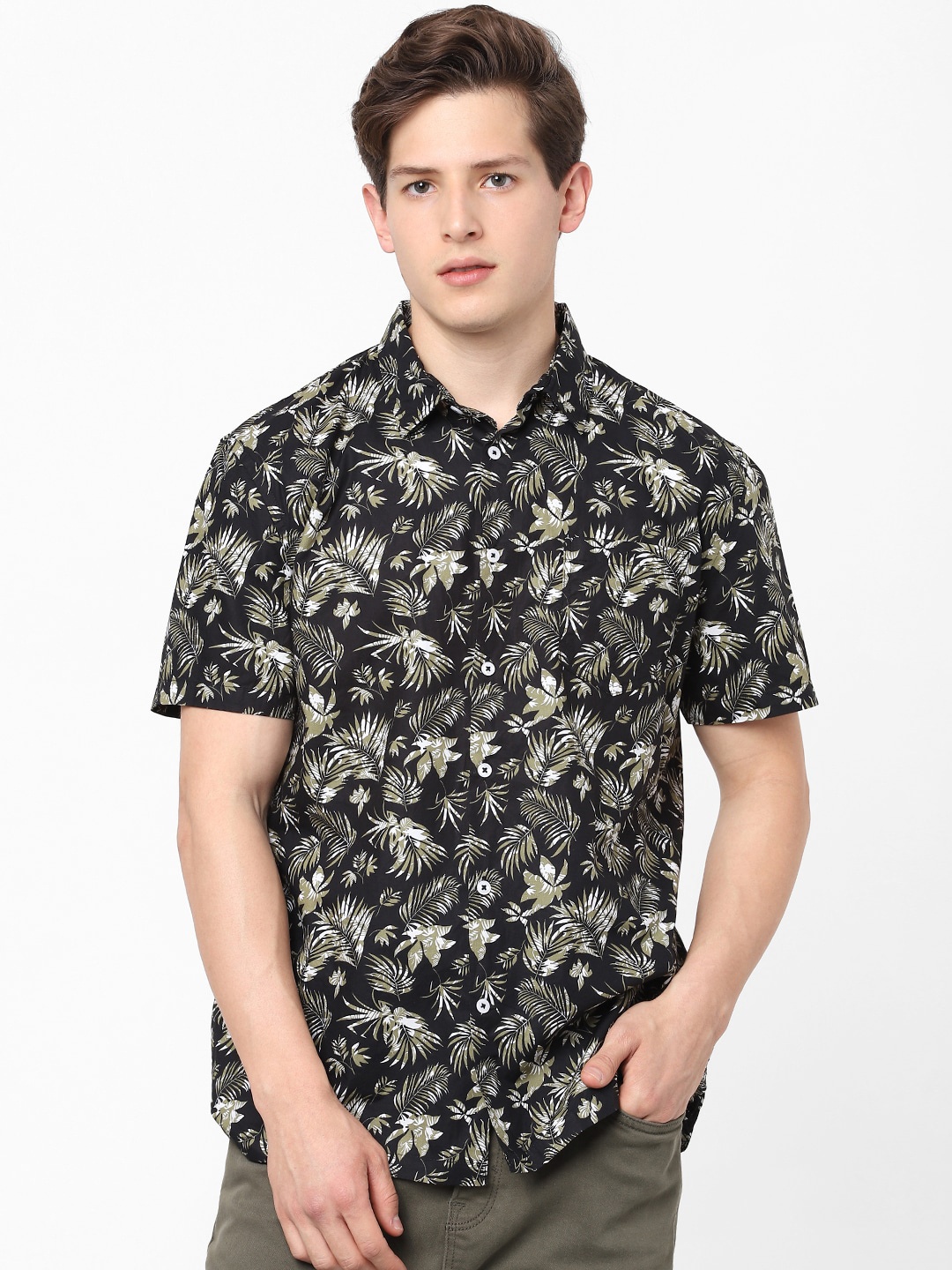 

Celio Men Olive Green & Black Slim Fit Printed Cotton Casual Shirt