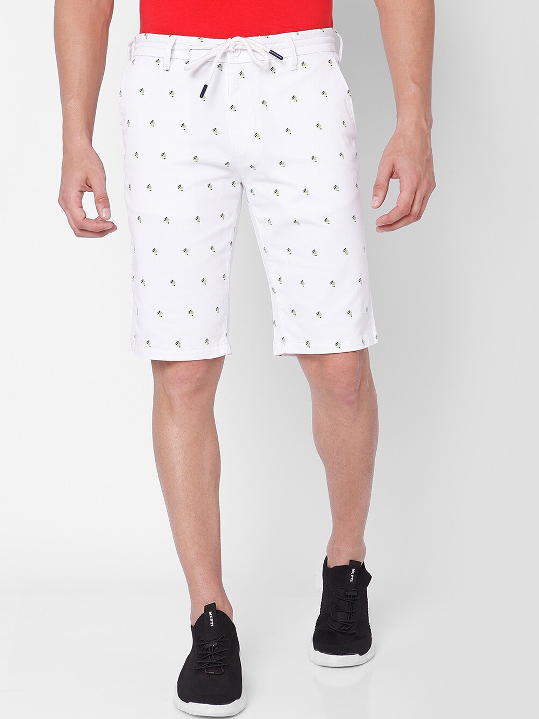 

SPYKAR Men White Conversational Printed Slim Fit Low-Rise Shorts