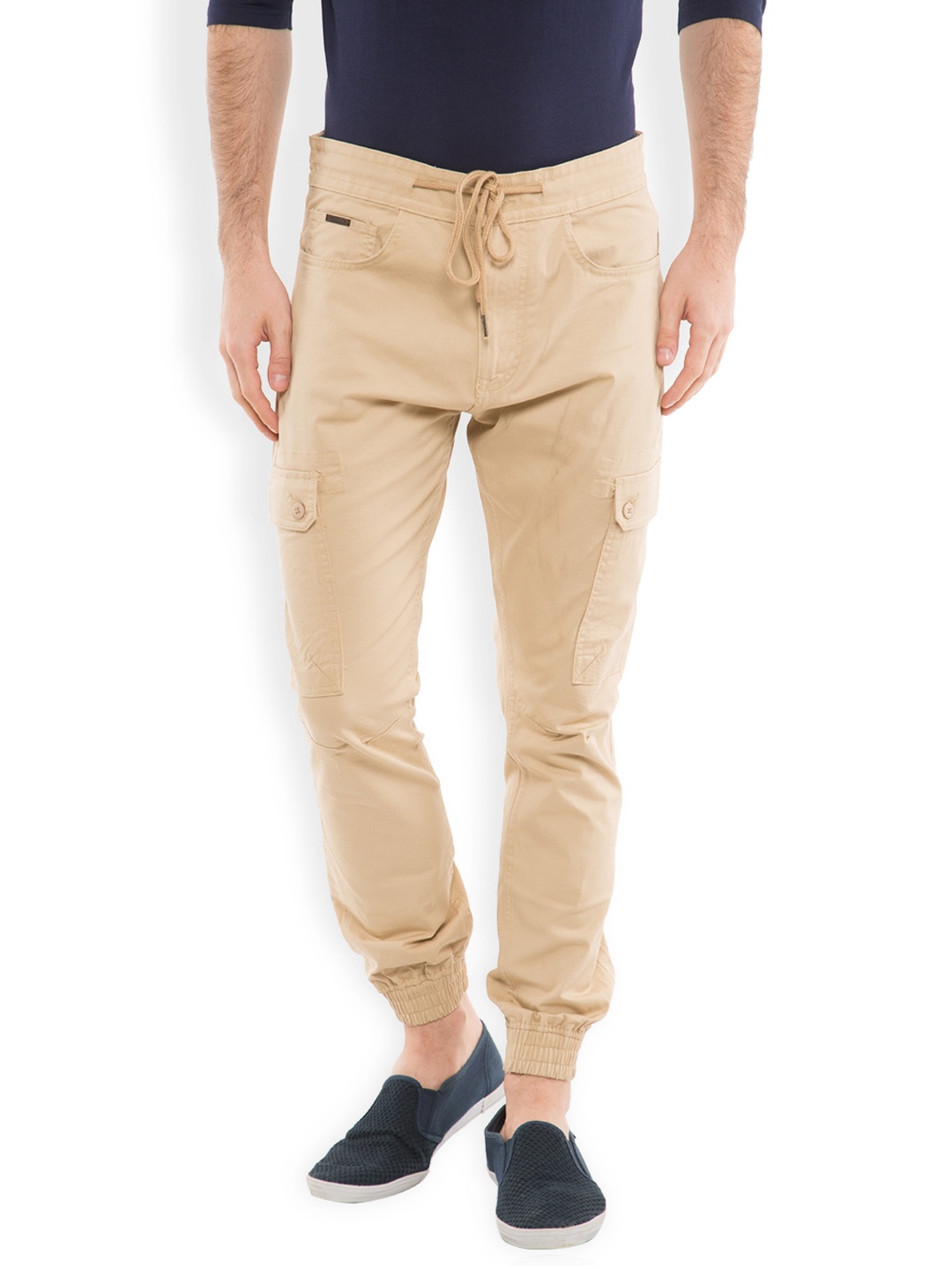 

LOCOMOTIVE Men Khaki Solid Slim Fit Joggers