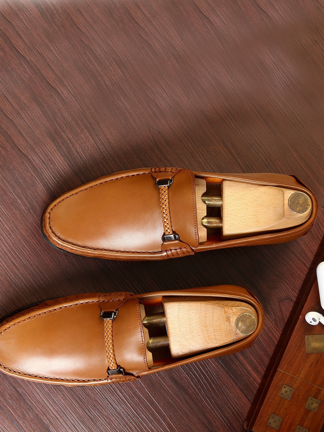 

LOUIS STITCH Men Tan Textured Leather Loafers