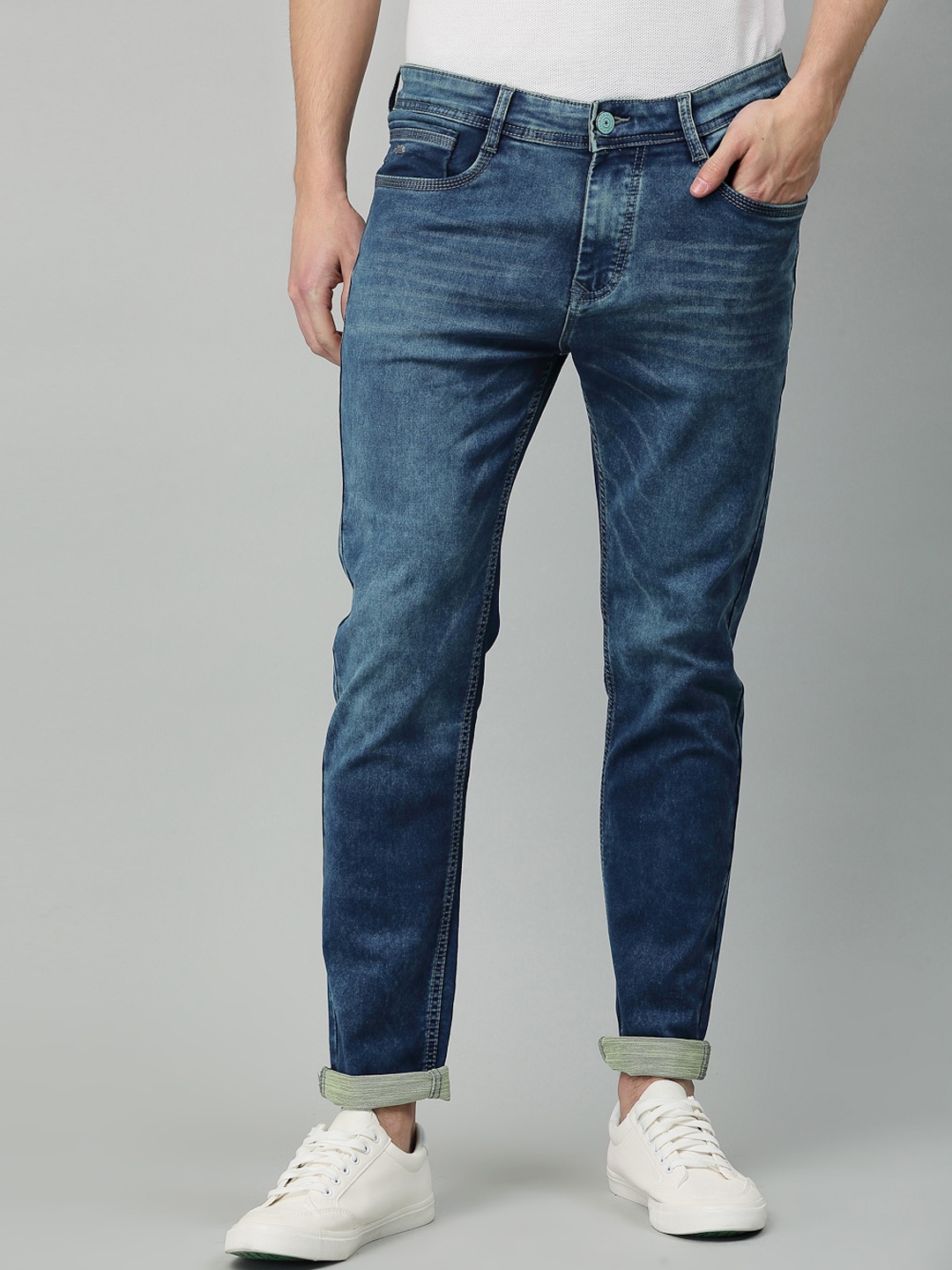 

Code 61 Men Blue Slim Fit Low-Rise Light Fade Acid Wash Stretchable Jeans