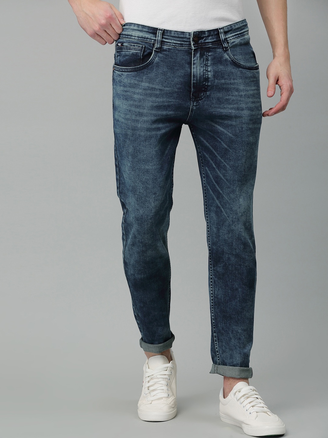 

Code 61 Men Blue Skinny Fit Low-Rise Heavy Fade Acid Wash Stretchable Jeans