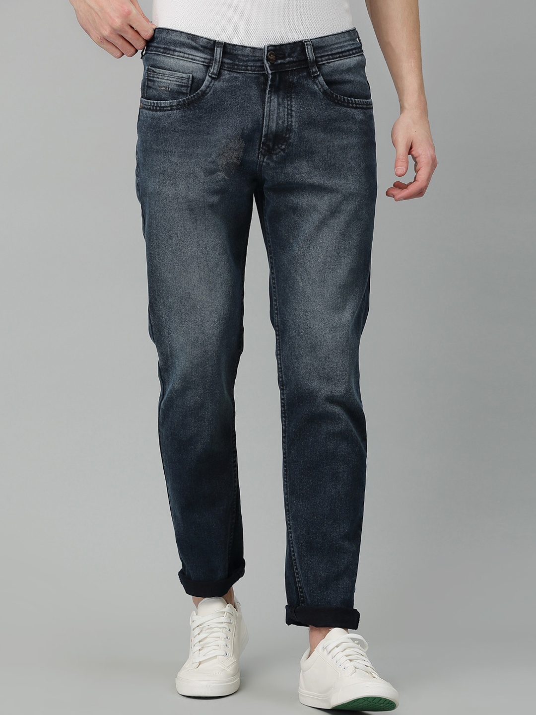 

Code 61 Men Navy Blue Slim Fit Low-Rise Light Fade Stretchable Jeans