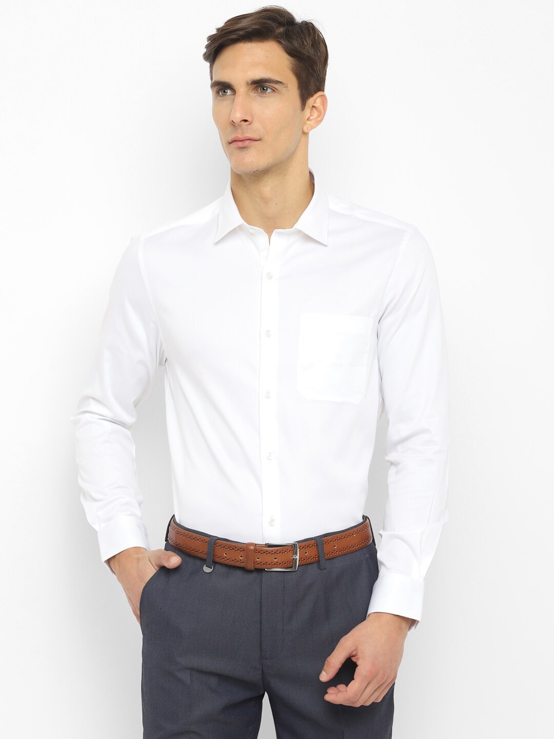 

Turtle Men White Solid Cotton Slim Fit Formal Shirt
