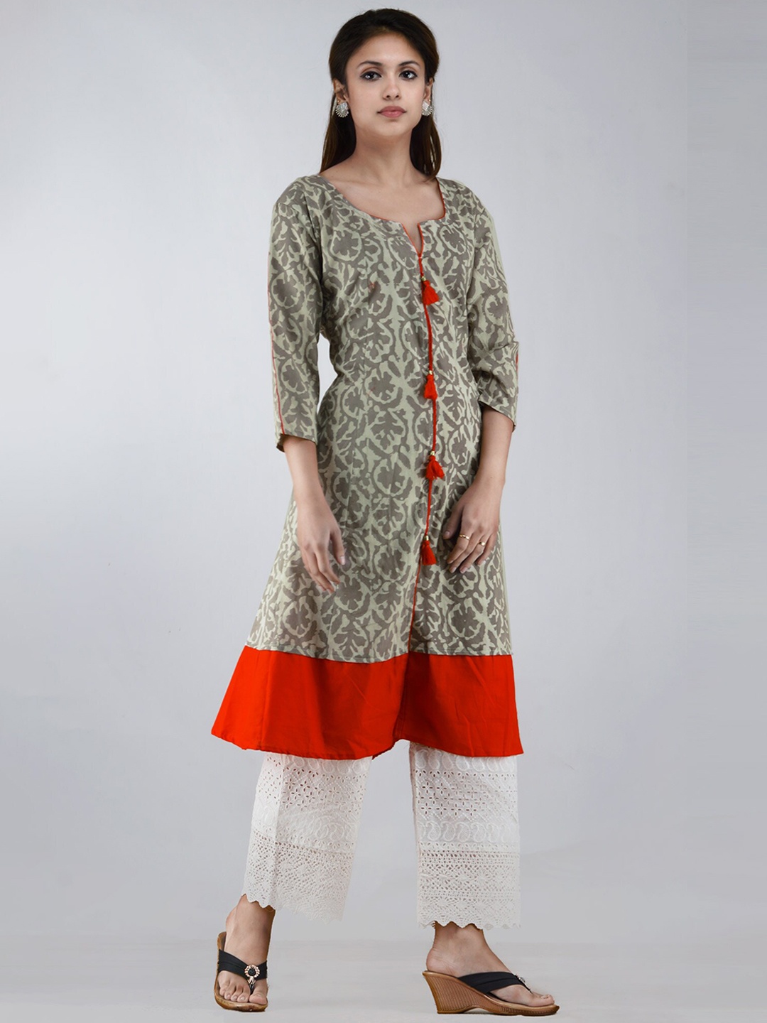 

Unnati Silks Women Grey & Red Ethnic Motifs Printed Cotton Kurta