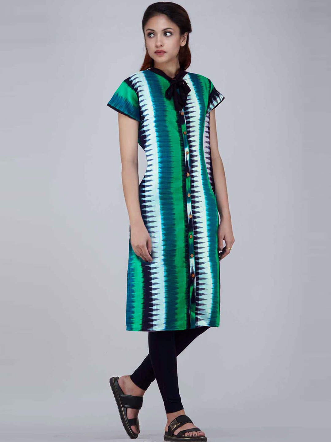 

Unnati Silks Women Green & White Pochampally Cotton Kurta