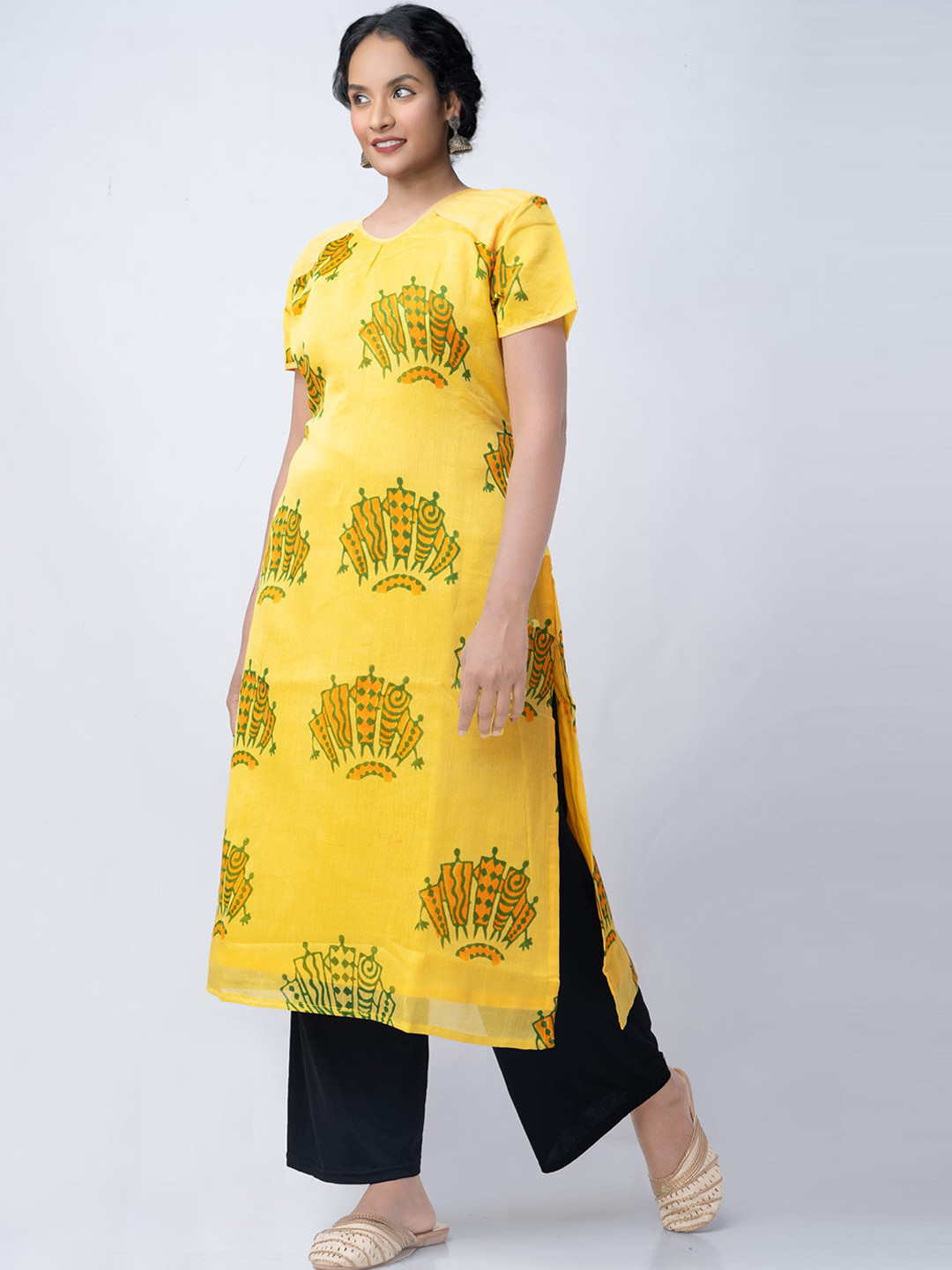 

Unnati Silks Women Yellow & Green Ethnic Motifs Pure Chanderi Cotton Handloom Kurta