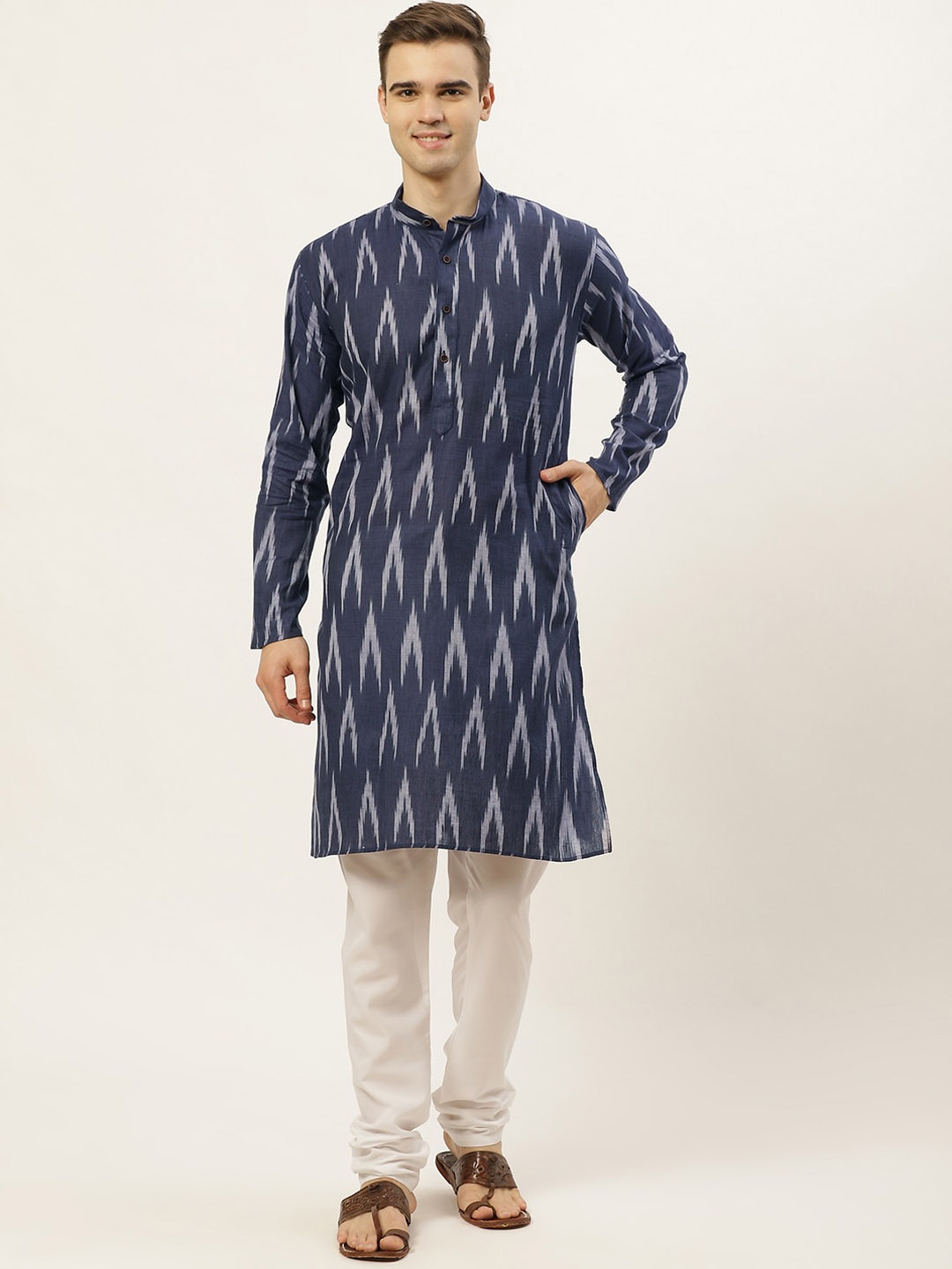 

Jompers Men Navy Blue & White Ikat Printed Pure Cotton Kurta with Churidar