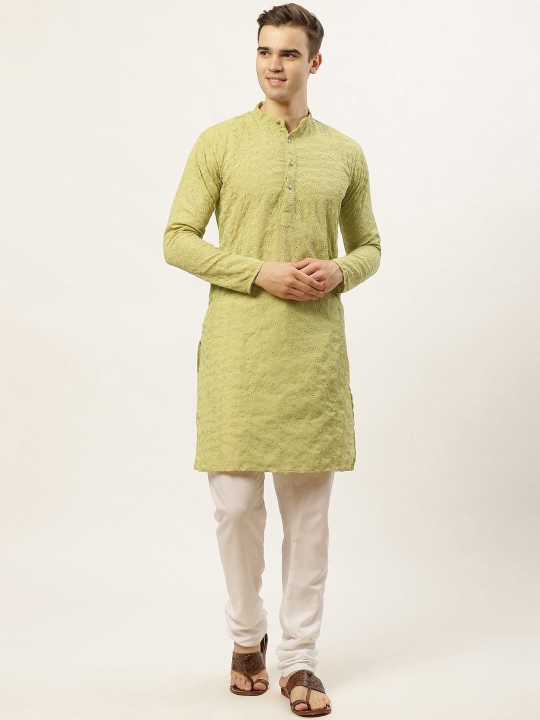 

Jompers Men Green Floral Embroidered Thread Work Pure Cotton Kurta with Pyjamas