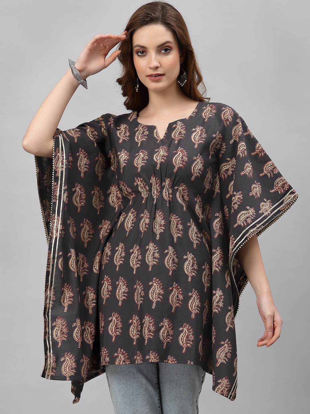 

TANKHI Women Grey Ethnic Motifs Printed Kaftan Kurta