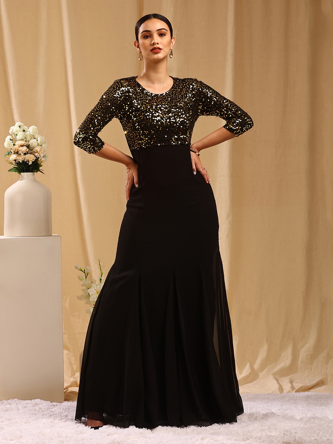 

TRENDY DIVVA Black Embellished Maxi Dress
