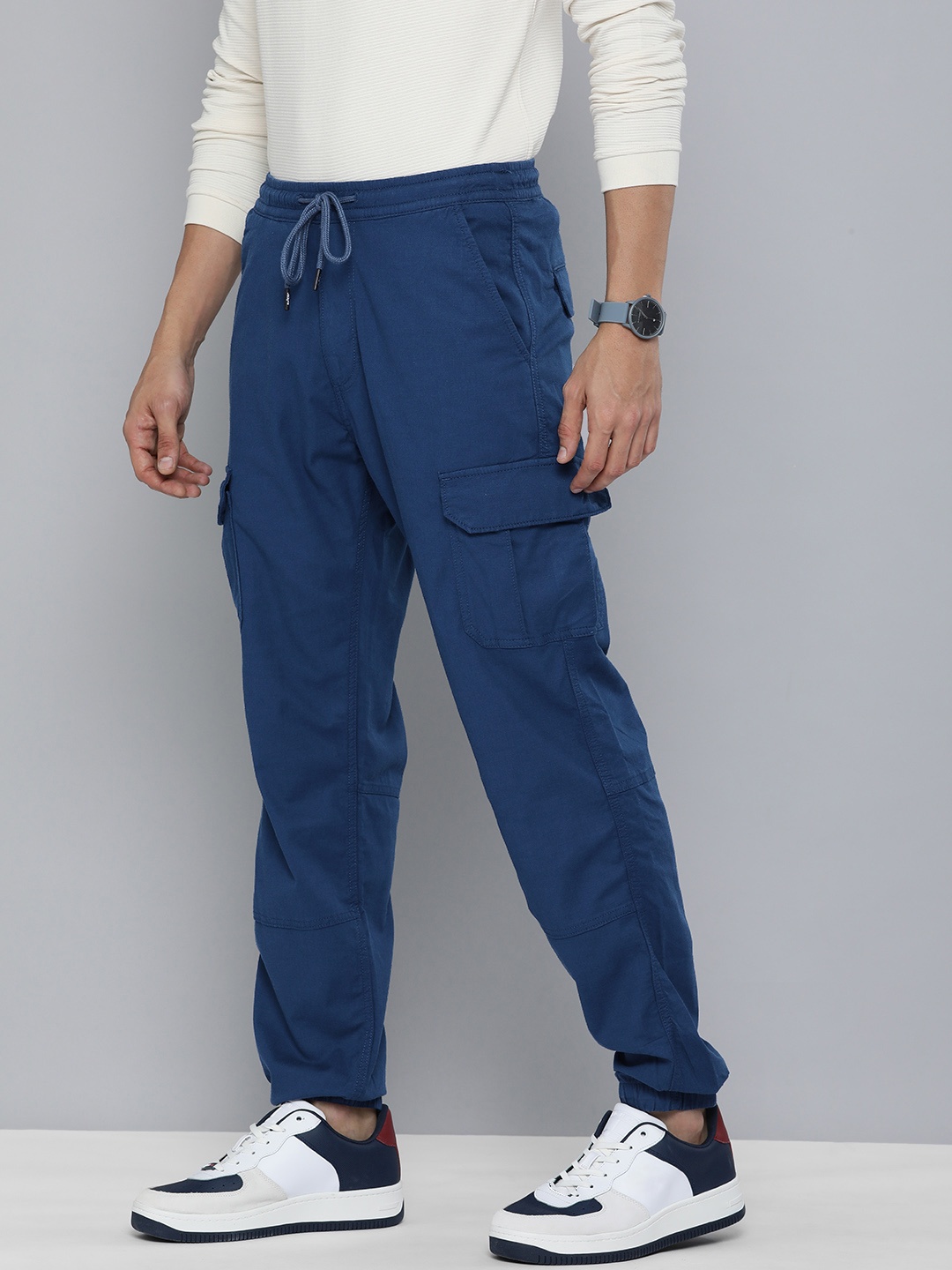 

Levis Men Blue Solid Cargos
