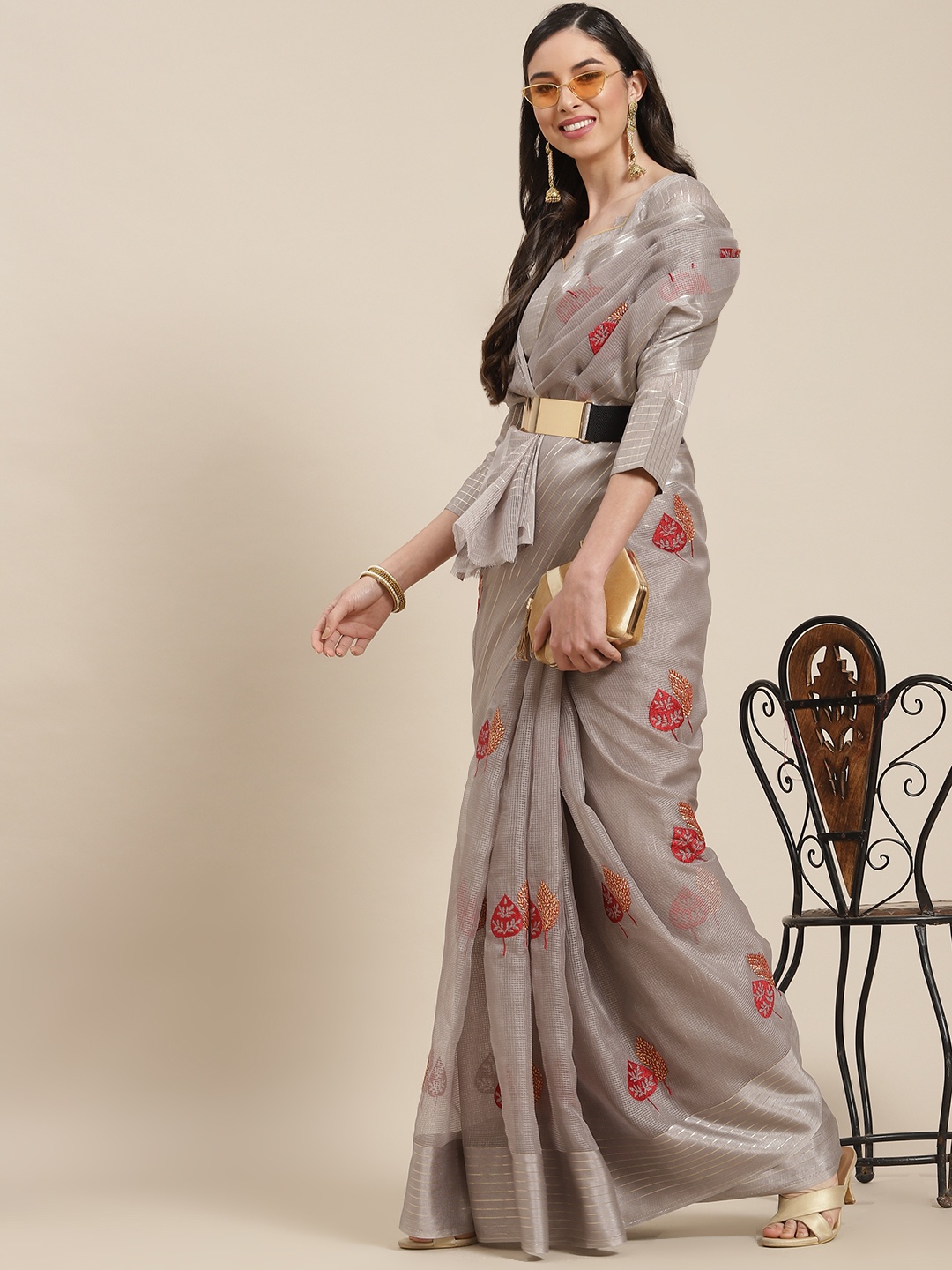 

SERONA FABRICS Grey & Red Ethnic Motifs Embroidered Saree