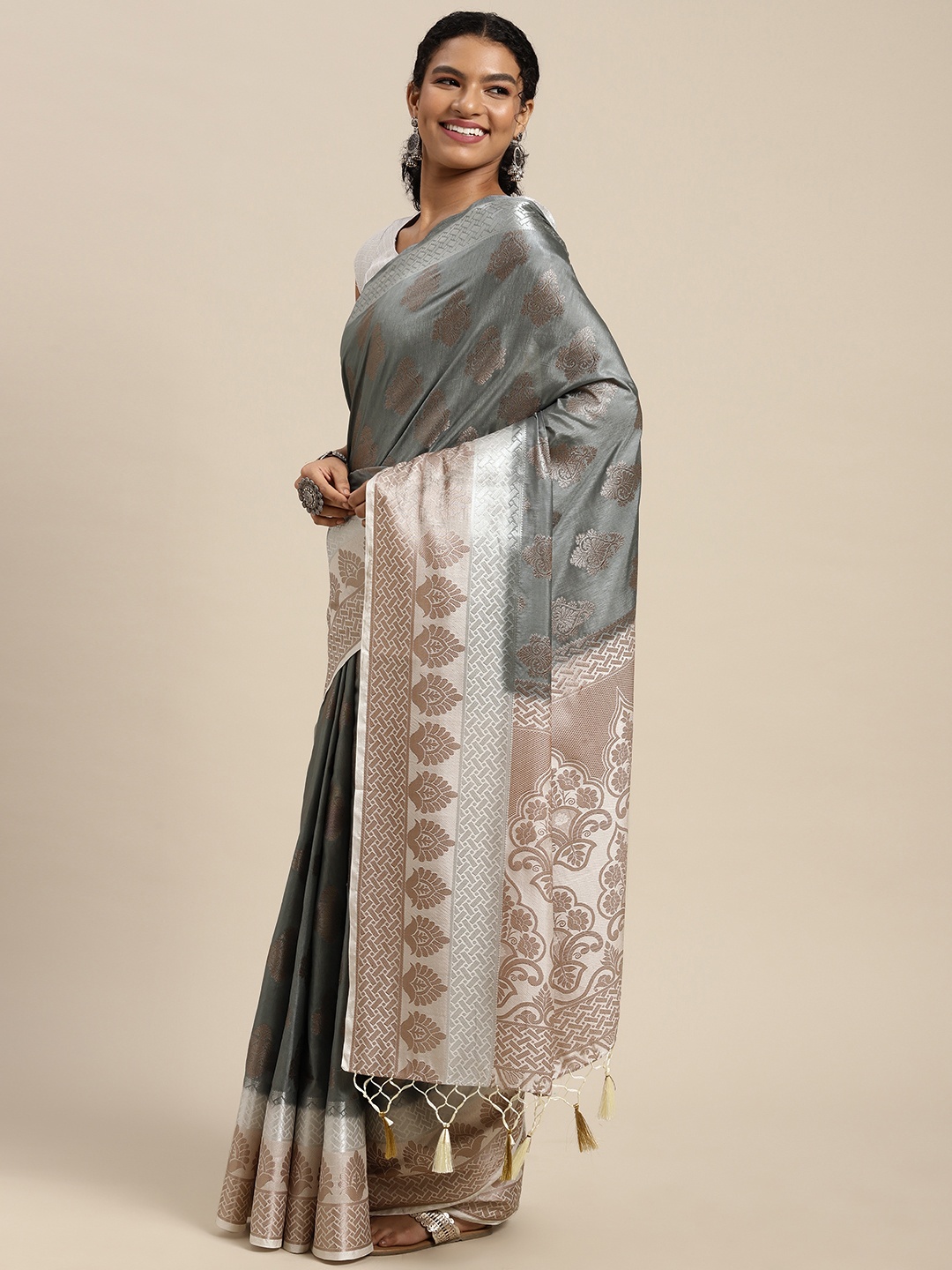 

MIMOSA Grey & White Ethnic Motifs Zari Art Silk Kanjeevaram Saree