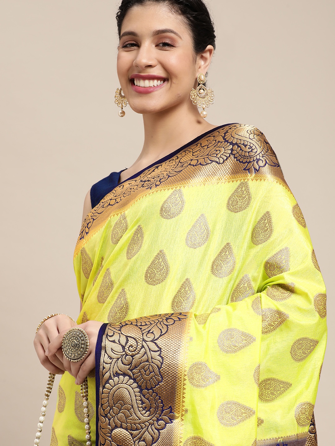 

MIMOSA Lime Green & Gold-Toned Ethnic Motifs Zari Art Silk Kanjeevaram Saree