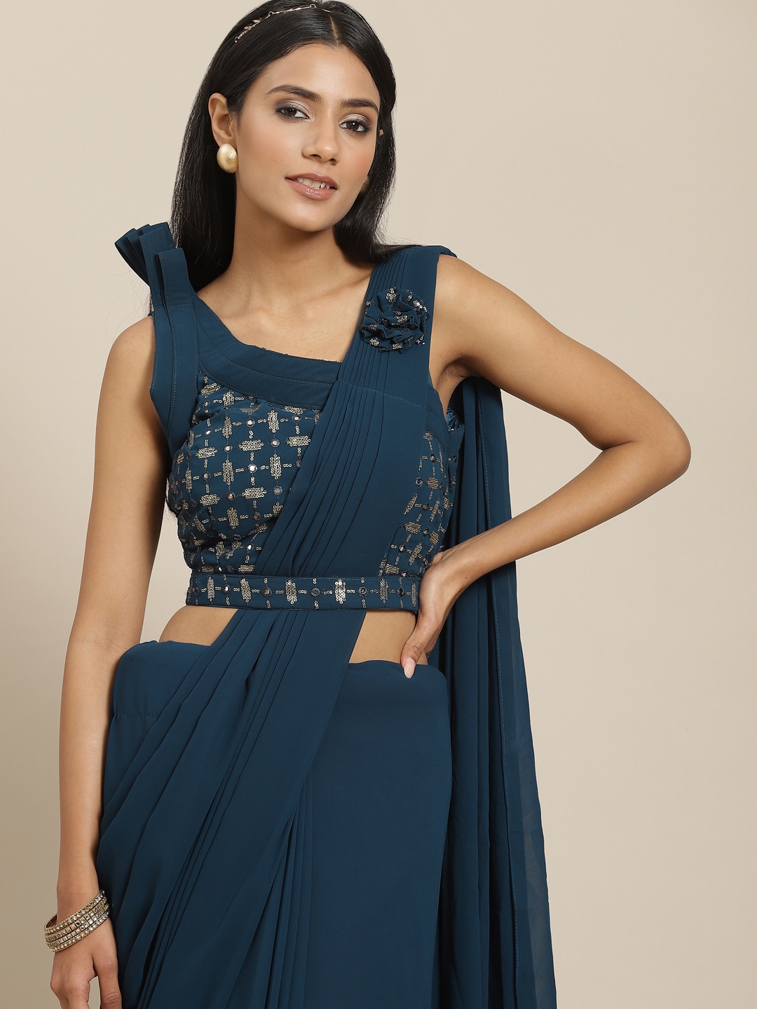 

Grancy Women Teal Solid Ready to Wear Saree