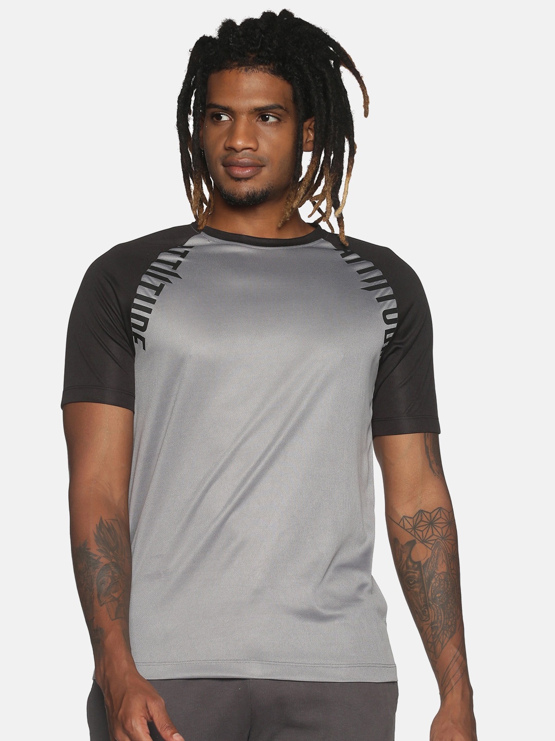 

ATTIITUDE Men Grey & Black Colorblocked Dry Fit Sports Slim Fit T-shirt