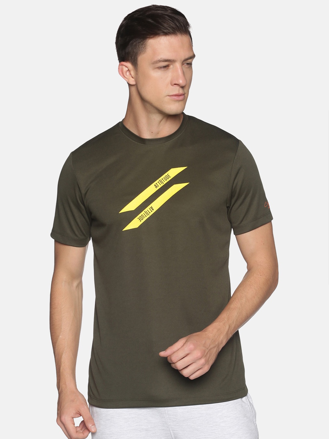 

ATTIITUDE Men Green & Yellow Brand Logo Printed Dry Fit Slim Fit T-shirt