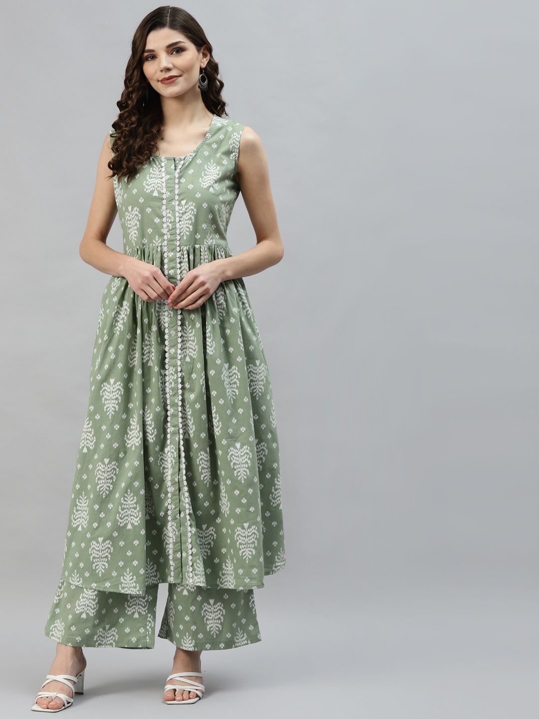 

Aasiya Women Green Ethnic Motifs Printed Panelled Kurta with Palazzos