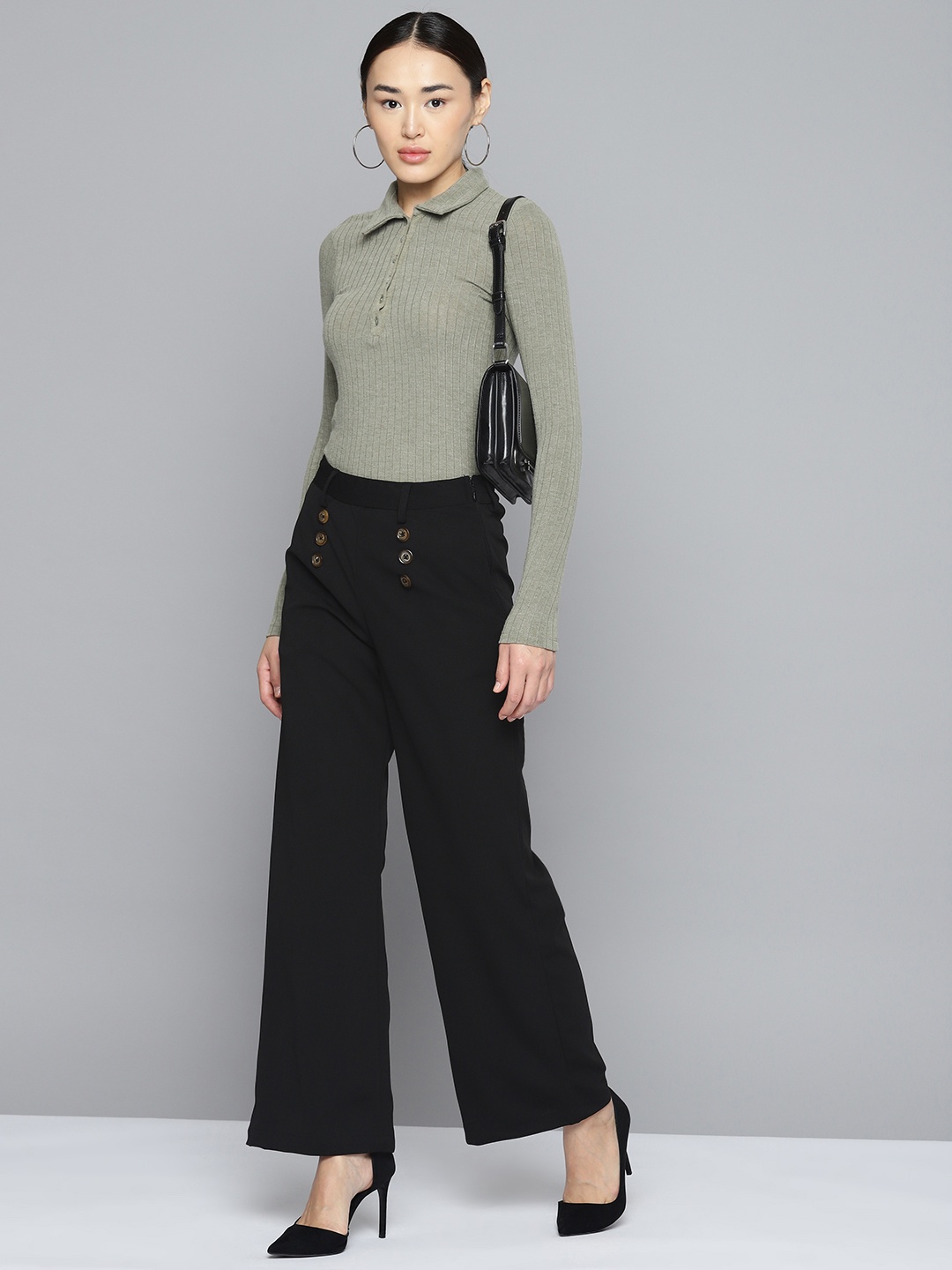

Chemistry Women Flared Fit Regular Trousers, Black