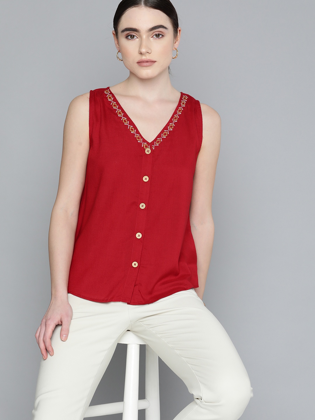 

Chemistry Embroidered Detail Top, Red