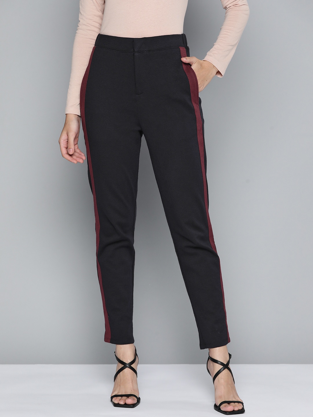 

Chemistry Women Black Solid Side Striped Detail Trousers