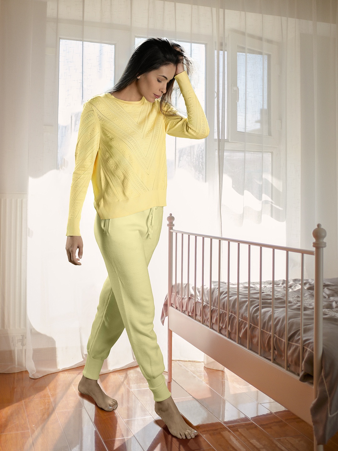 

Levis Yellow & Silver-Toned Schiffli High-Low Top