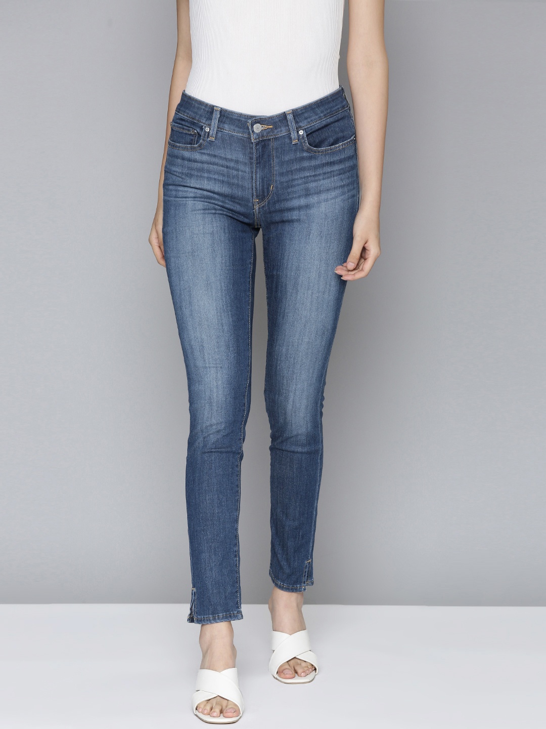 

Levis Women Blue Skinny Fit Mid-Rise Heavy Fade Stretchable Jeans