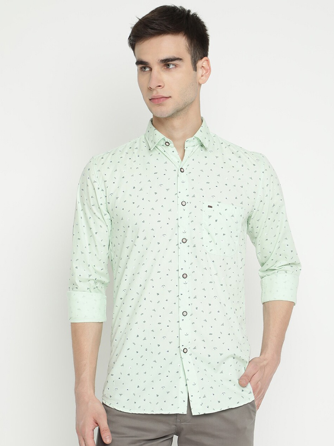 

V2 Value & Variety Men Green Floral Printed Casual Shirt