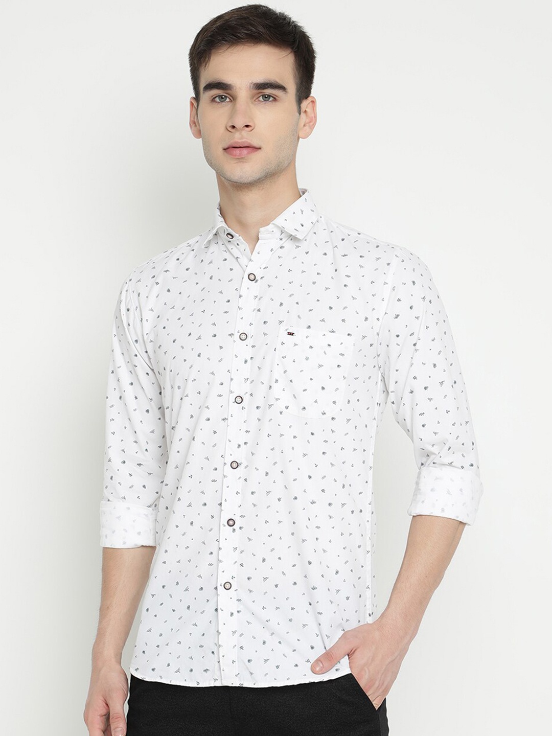 

V2 Value & Variety Men White Floral Printed Casual Shirt