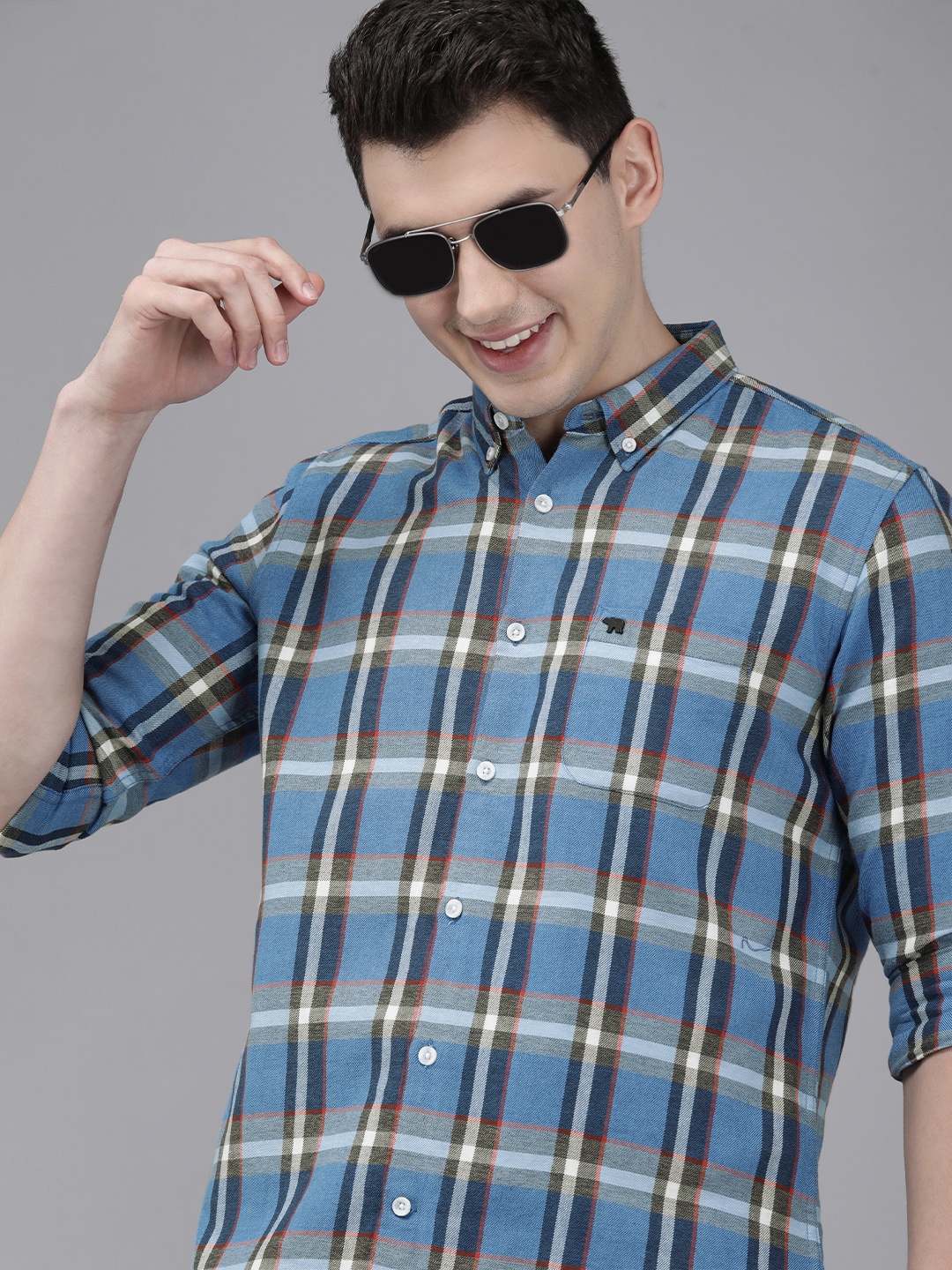 

THE BEAR HOUSE Men Blue & White Slim Fit Windowpane Checked Flannel Cotton Shirt