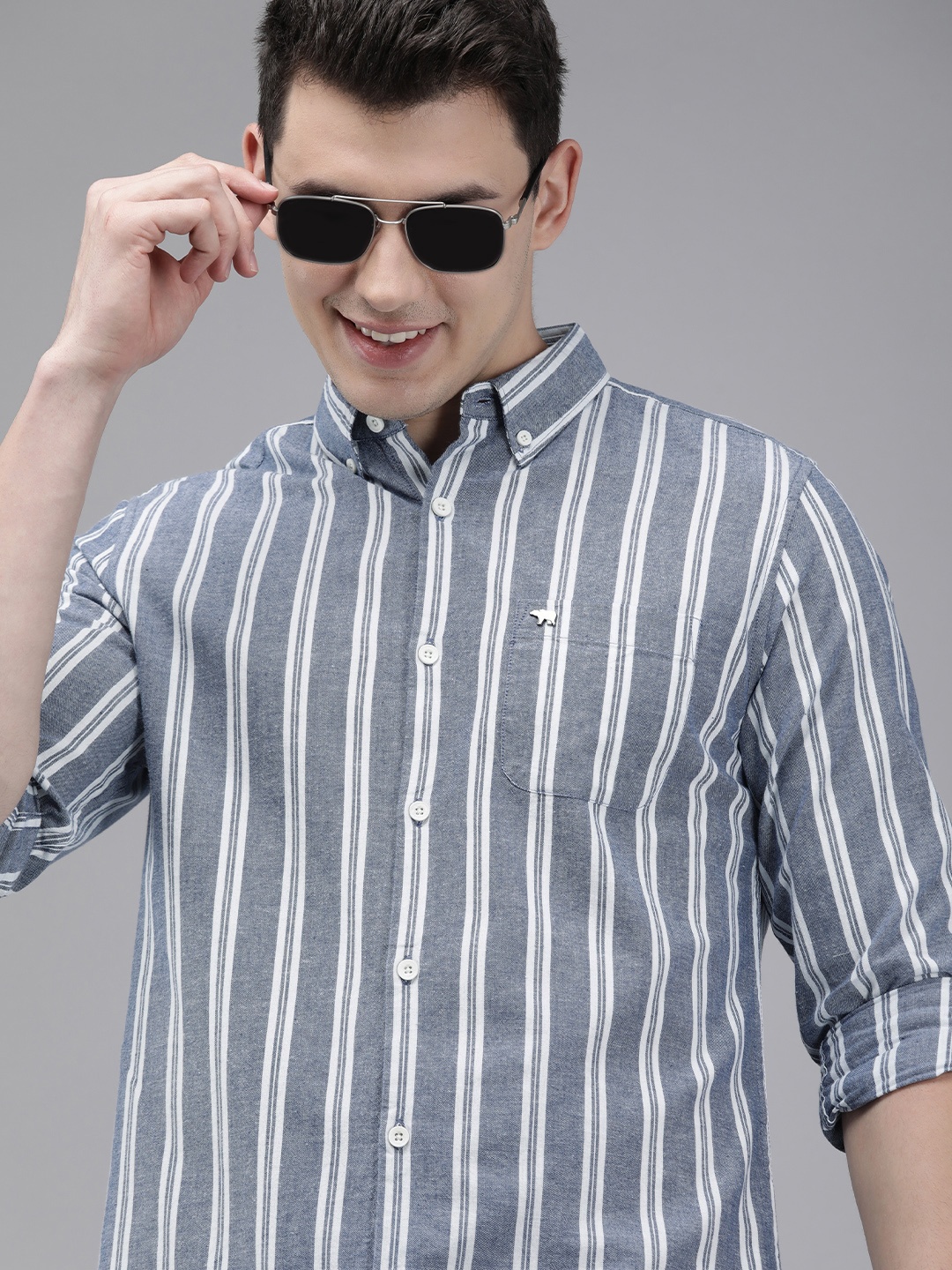 

THE BEAR HOUSE Men Blue & White Slim Fit Striped Oxford Cotton Shirt
