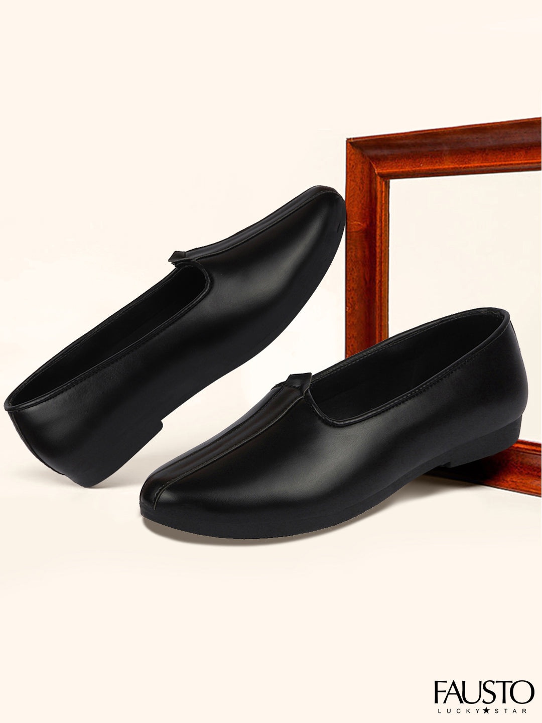 

FAUSTO Men Black PU Ethnic Lightweight Mojaris