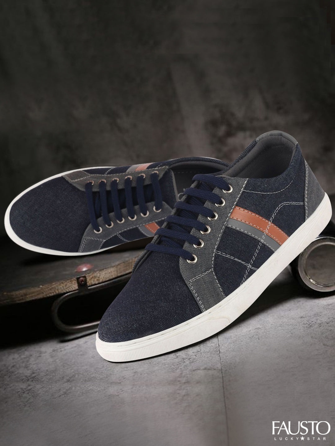 

FAUSTO Men Navy Blue & Brown Striped Lightweight Sneakers