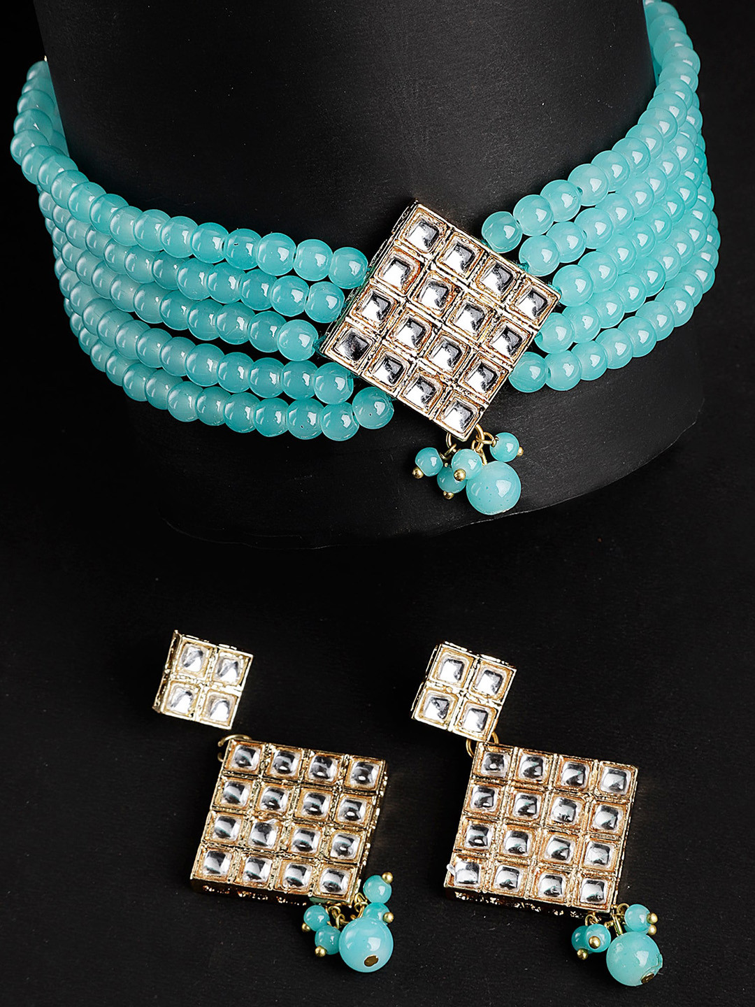 

KARATCART Gold-Plated White & Blue Kundan-Studded & Beaded Jewellery Set